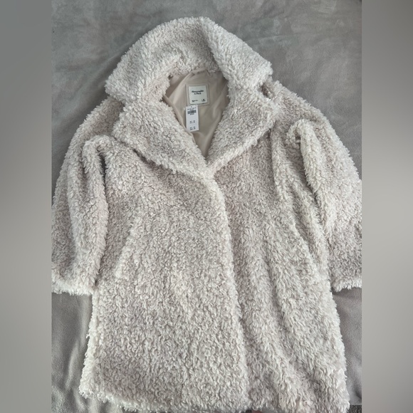Abercrombie Teddy Coat - Picture 2 of 3